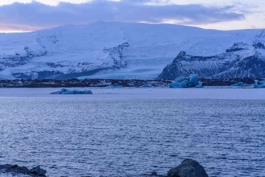 Islandia 155 - lago Jökulsárlón y glaciar Breioamerkurjökull.jpg